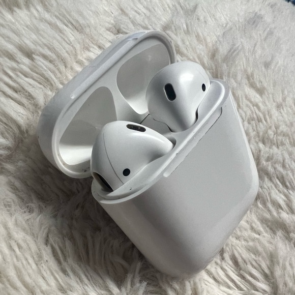 Apple Airpods (2nd Generation) With Turquoise Case - Picture 8 of 10